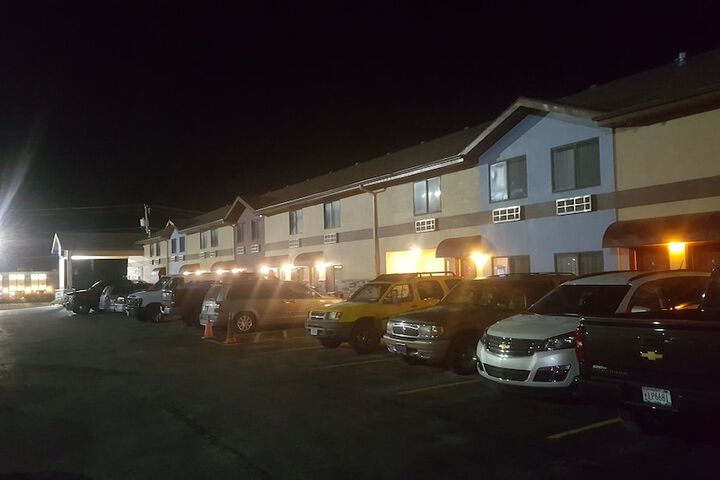 Americas Best Value Inn & Suites Harrisonville