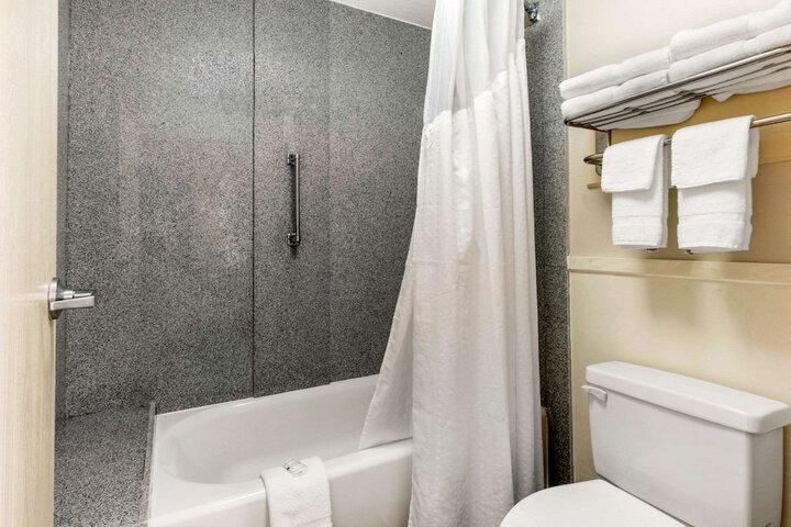Room 6 of 29