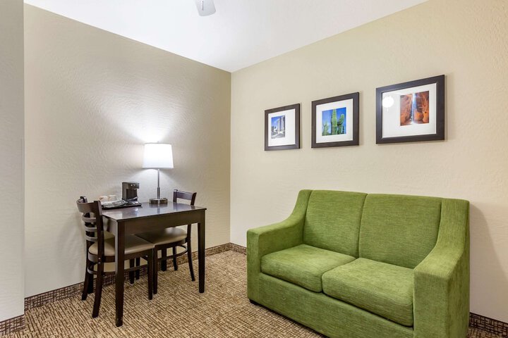 Room 22 of 50