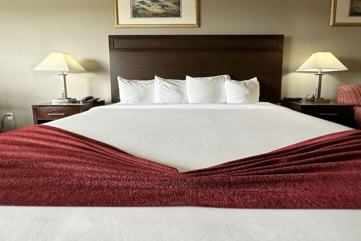 BayVue Hotel Resort and Suites