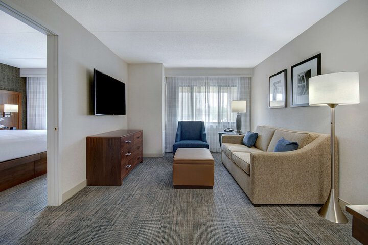Embassy Suites by Hilton Detroit Metro Airport