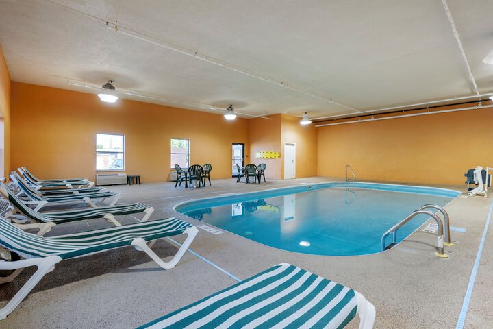 Pool 4 of 44