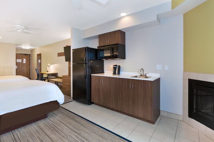 Holiday Inn Express & Suites Petoskey by IHG