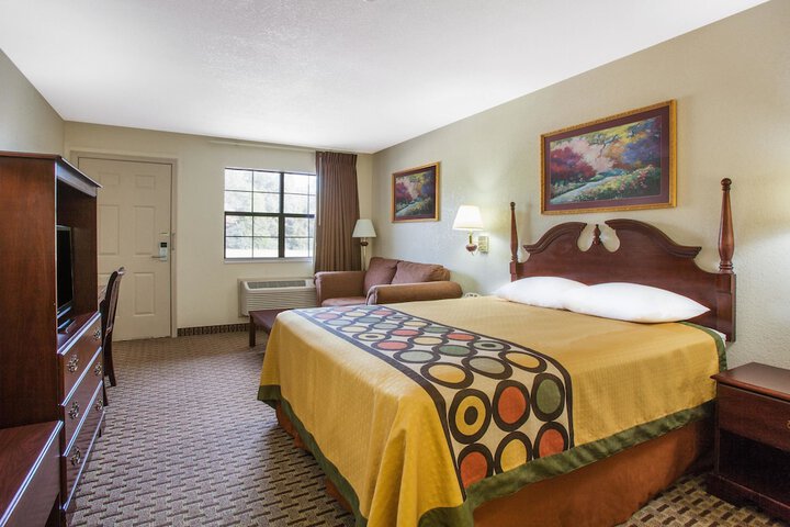 Room 14 of 14
