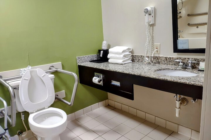 Room 16 of 26