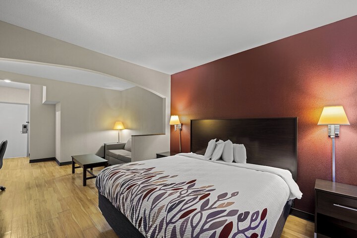 Room 17 of 35