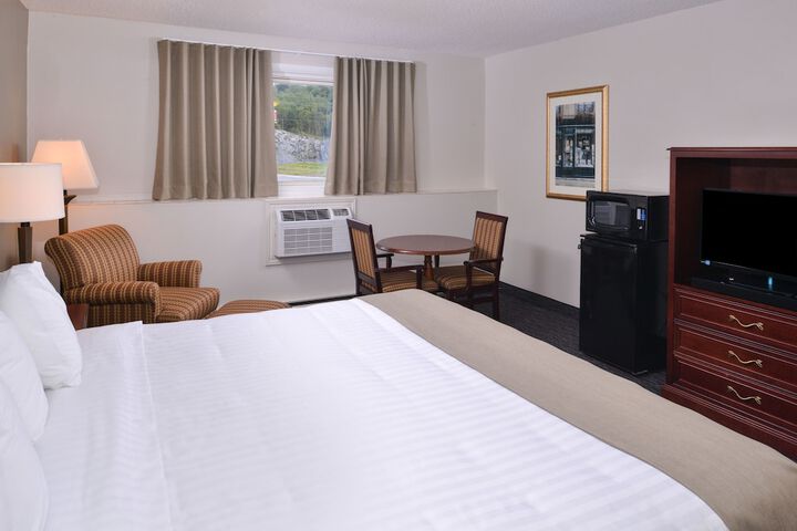 Room 5 of 17
