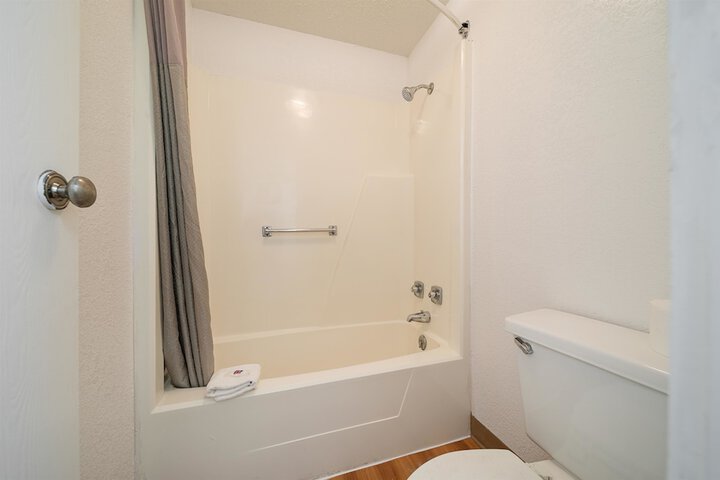 Room 4 of 20