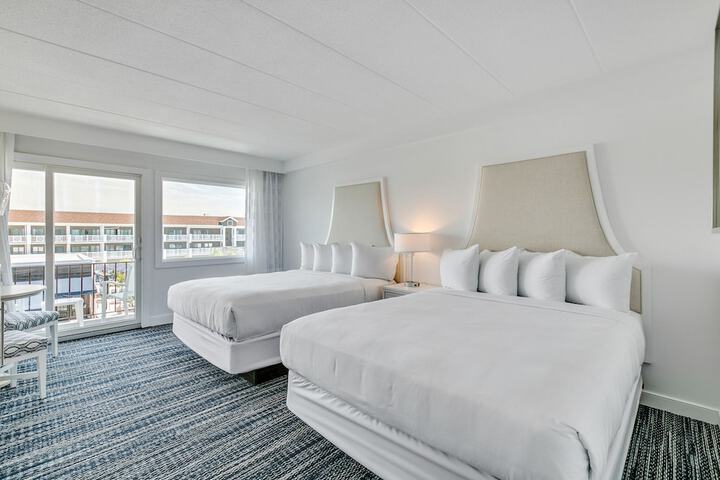 Room 34 of 62