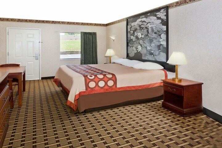 Room 5 of 15