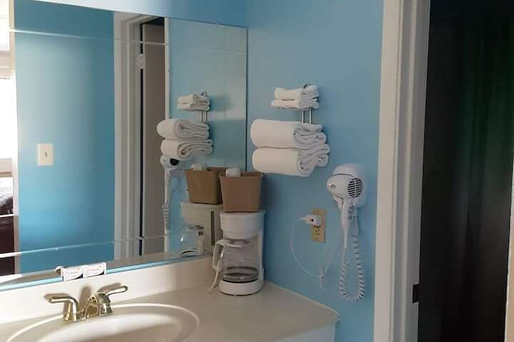Room 10 of 17