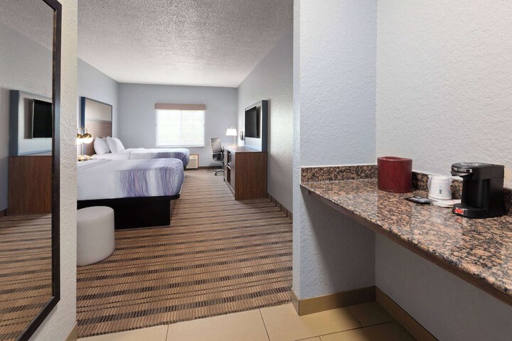 AmericInn by Wyndham Grinnell