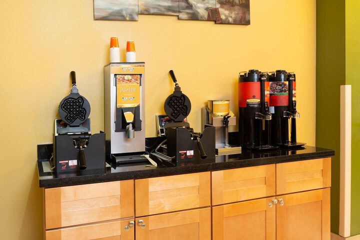 Breakfast/Coffee Service 46 of 52