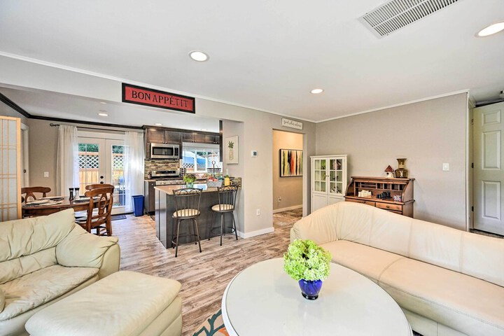 Family-friendly Kirkland Home 1 Mi to Downtown