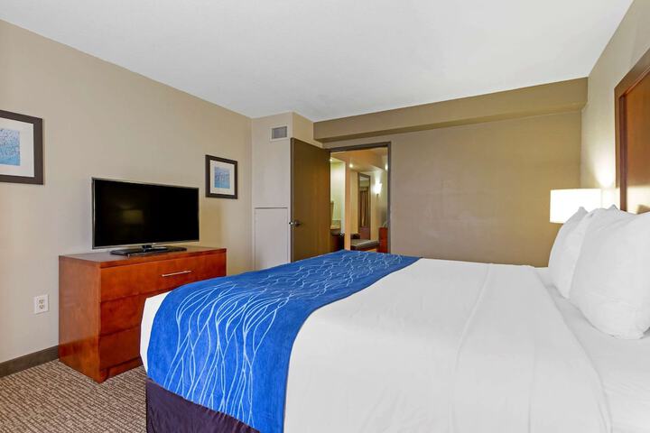 Room 13 of 40