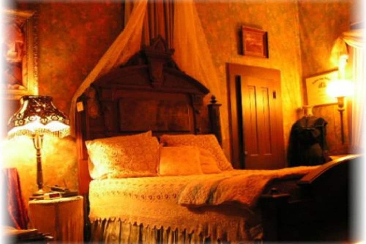 Room 25 of 108