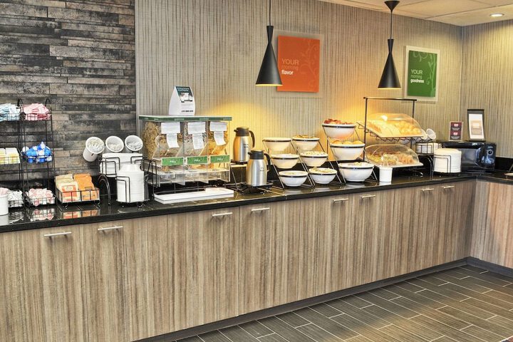 Breakfast/Coffee Service 26 of 31