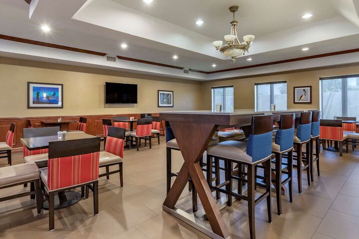 Comfort Suites Near Texas a & M University - Corpus Christi