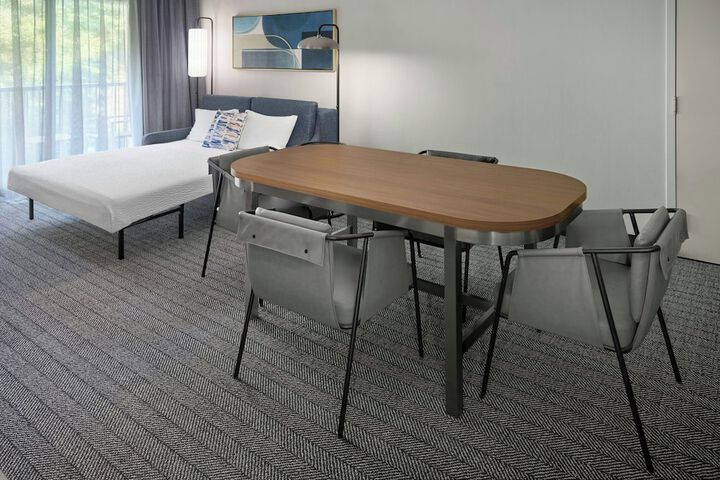 Courtyard by Marriott Kansas City Shawnee