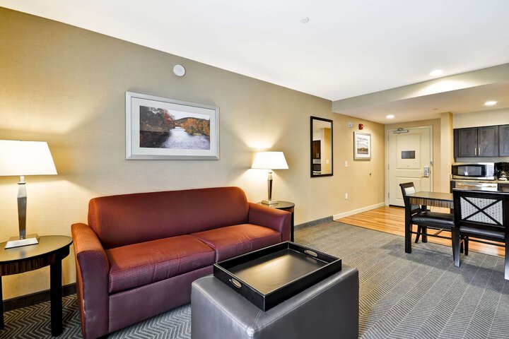 Room 32 of 55