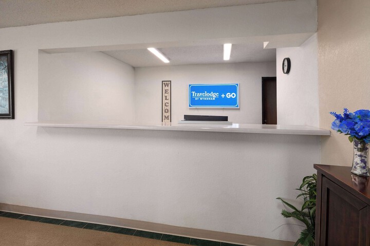 Travelodge by Wyndham Redwood Falls