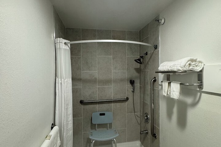Room 53 of 69