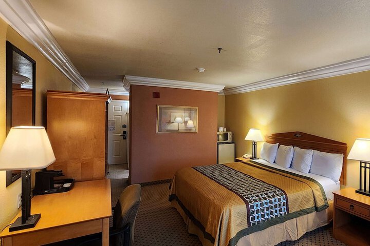 Room 19 of 24