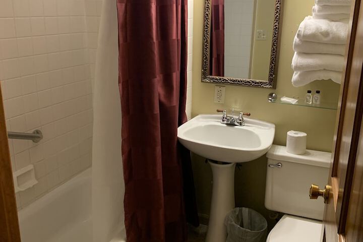 Room 14 of 37