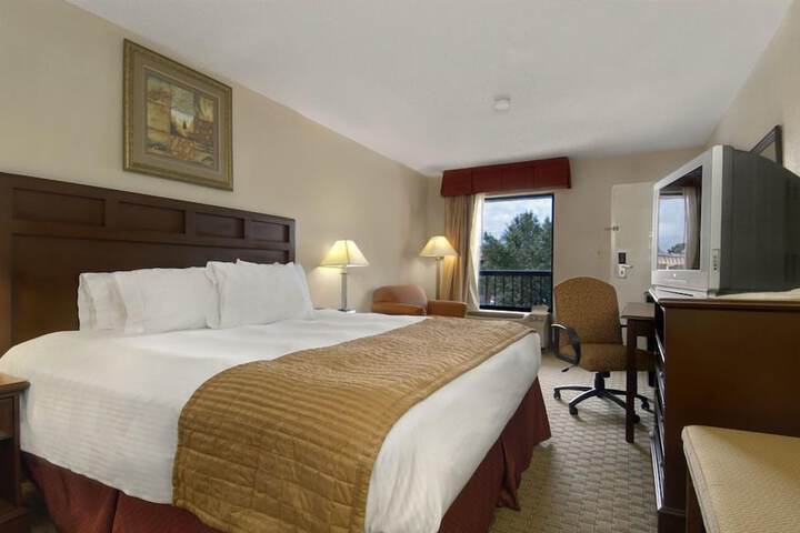Room 20 of 28