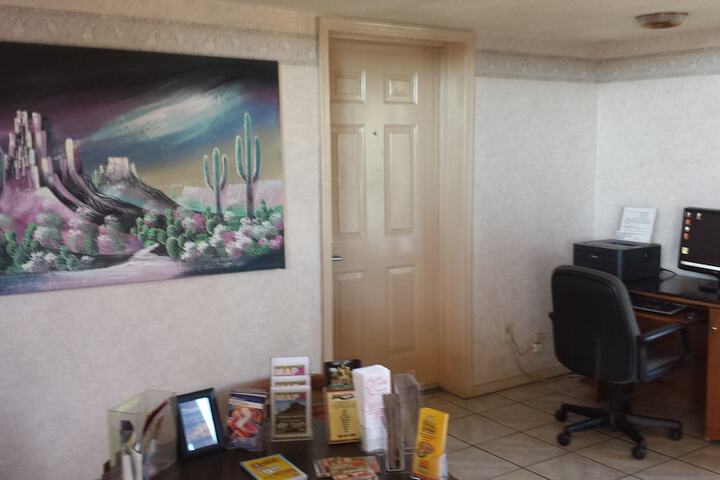 Business Center 22 of 24
