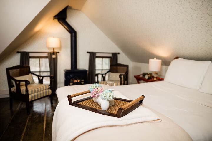 The Mast Farm Inn