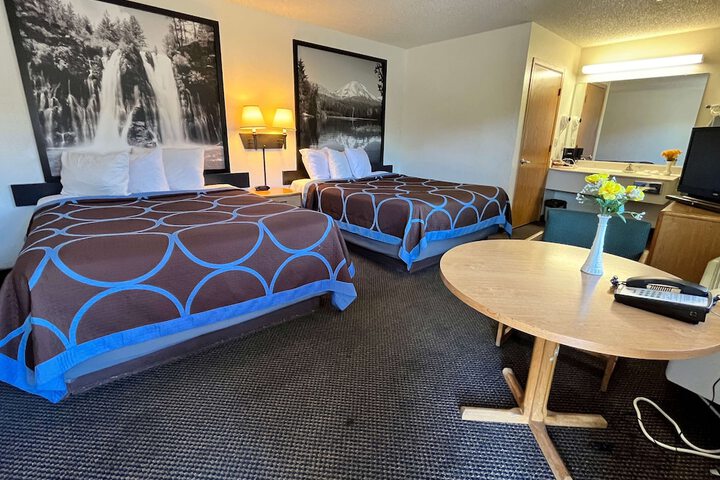 Room 34 of 40