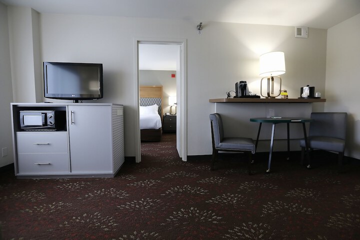 Room 18 of 79