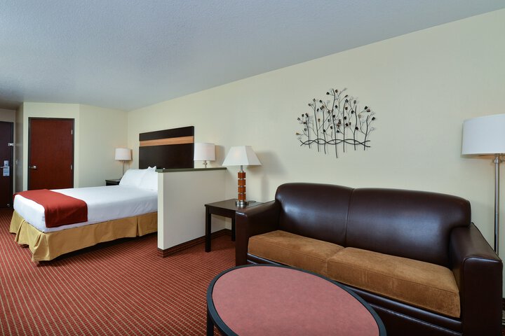 Room 142 of 245