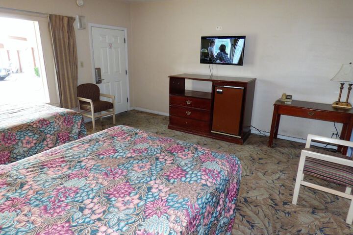 Room 9 of 16
