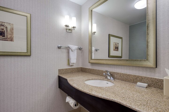 Room 21 of 82