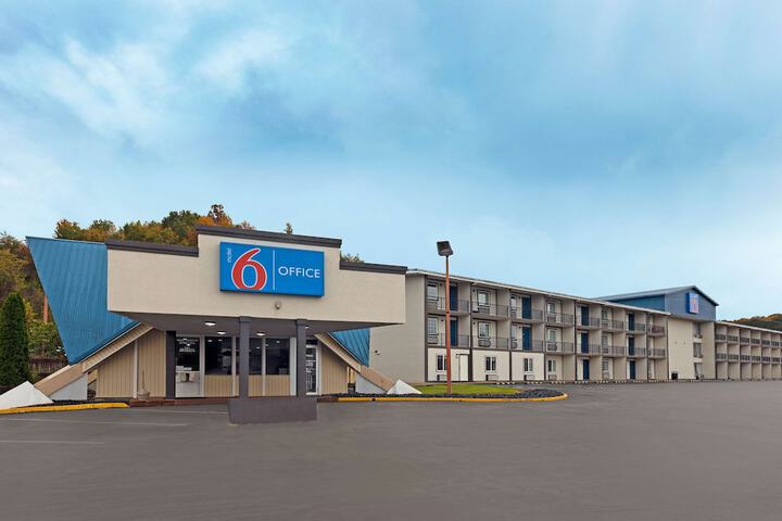 Hotel 4 of 27