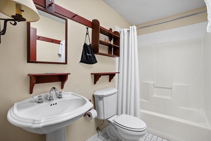 Room 30 of 62