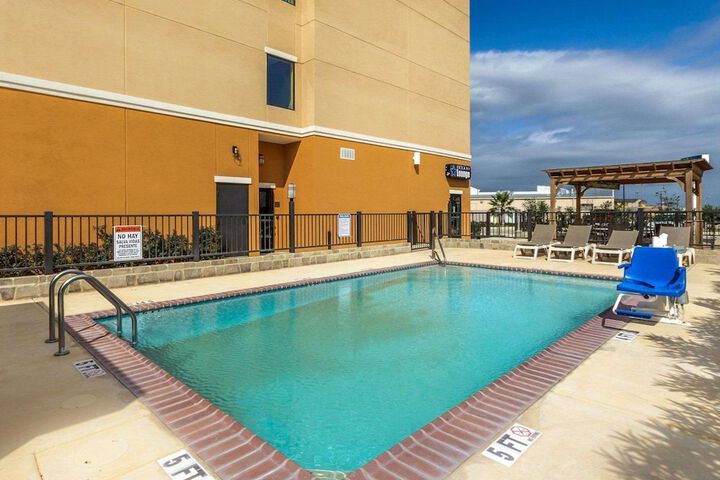 Comfort Suites Cotulla near I-35