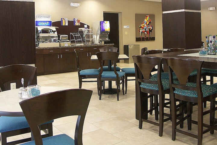 Holiday Inn Express Cleveland Northwest by IHG