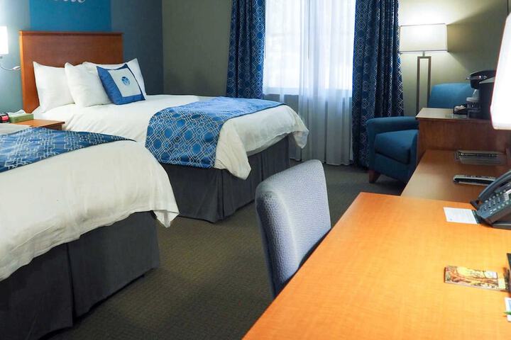 Room 33 of 82