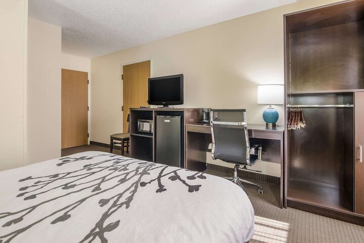 Room 14 of 38
