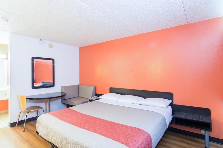 Room 22 of 33