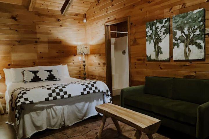 Room 35 of 107
