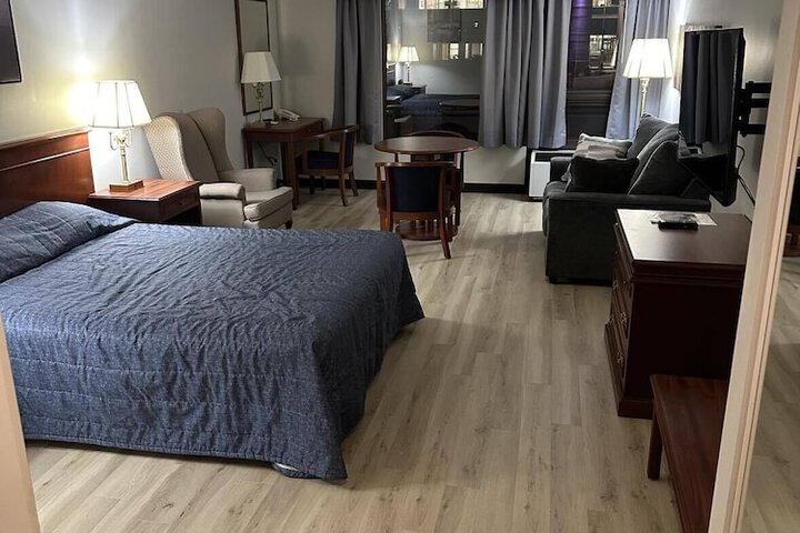 Room 11 of 34