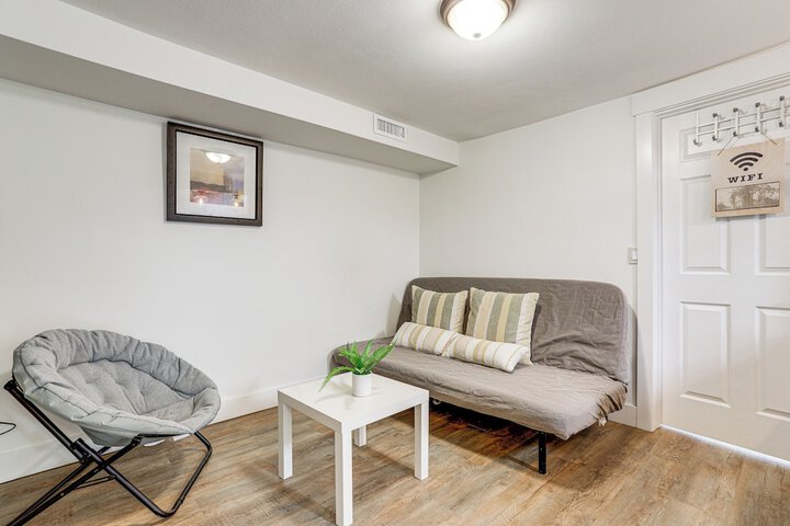 Walk to Beach & Lake Access: Cozy Redmond Apt!