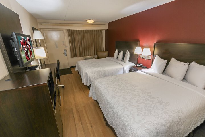 Room 18 of 28