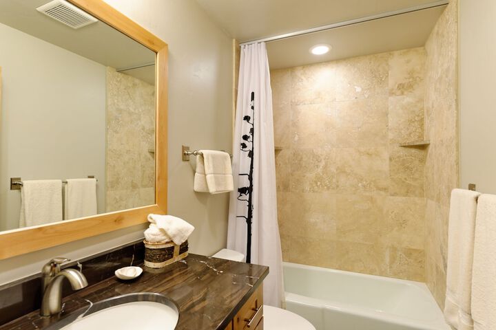 The Crestwood Condominiums