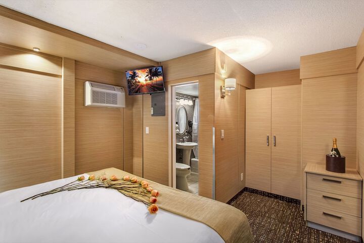 Room 18 of 46