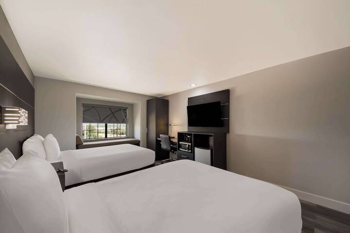 Room 11 of 33